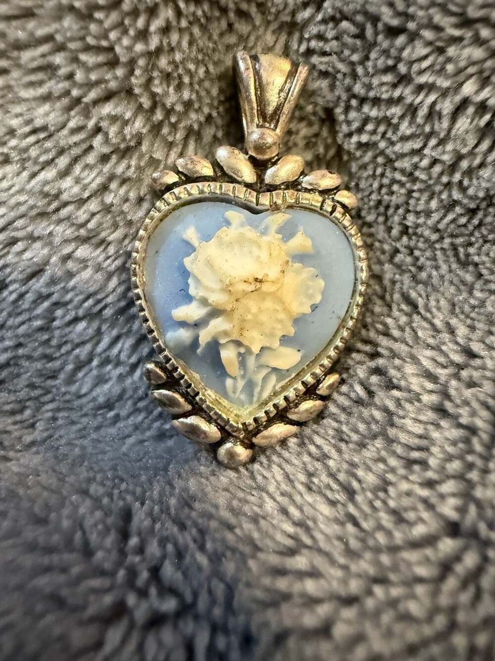Sajen Sterling Silver 925 Heart Blue Floral Cameo Pendant Thailand. Romantic